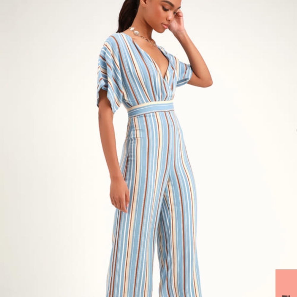 ⭐️ ⭐️ SOLD PRIVATELY ⭐️⭐️ LULUs Brand new with tags striped jumpsuit